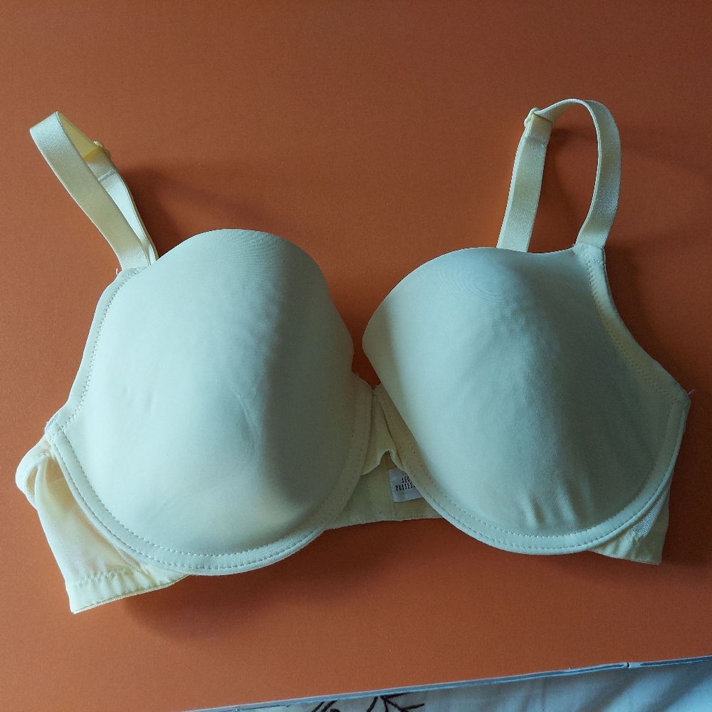 Women lightly padded bra